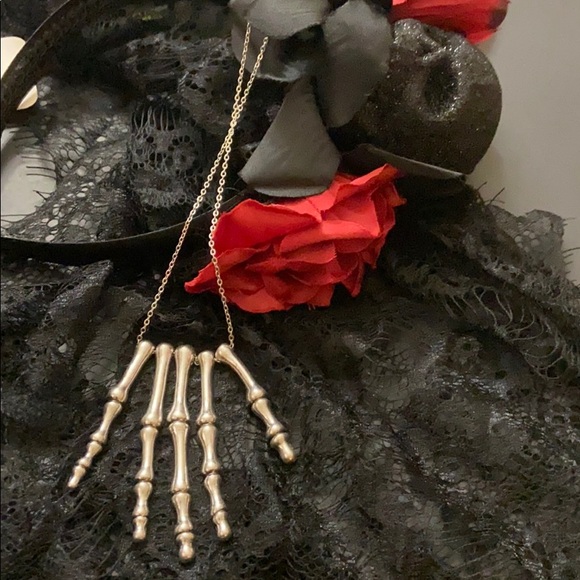 Jewelry - NWT Skeleton hand necklace